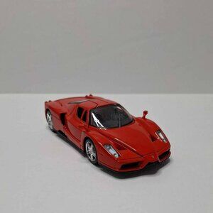 Maisto Ferrari Enzo Red 1:24 Scale Diecast Car